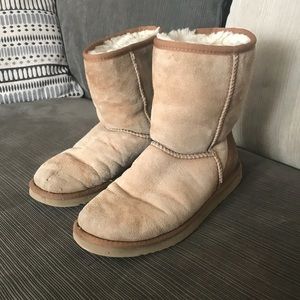 Uggs women’s size 8